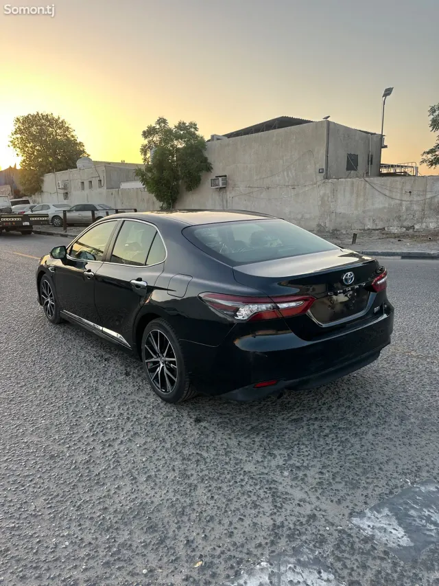Toyota Camry 2017 · 2.5 AT