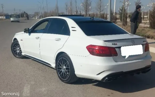 Mercedes-Benz E class 2010 · 3.5 AT