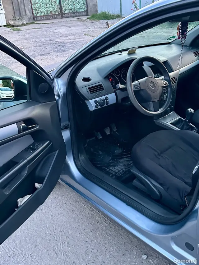 Opel Astra H 2006 · 1.8 MT
