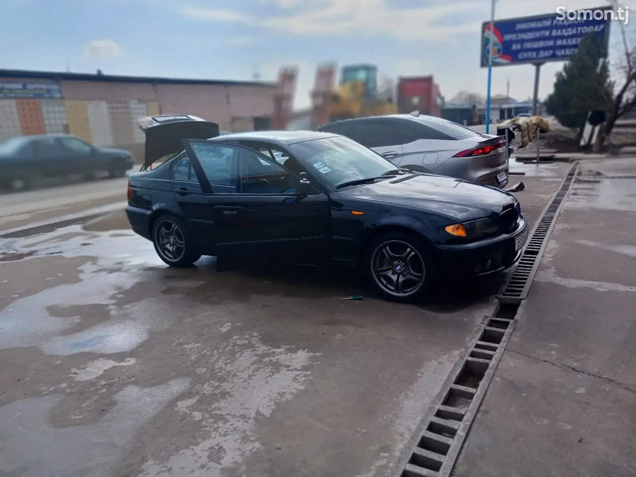 BMW 3 series 2003 · 2.0 MT