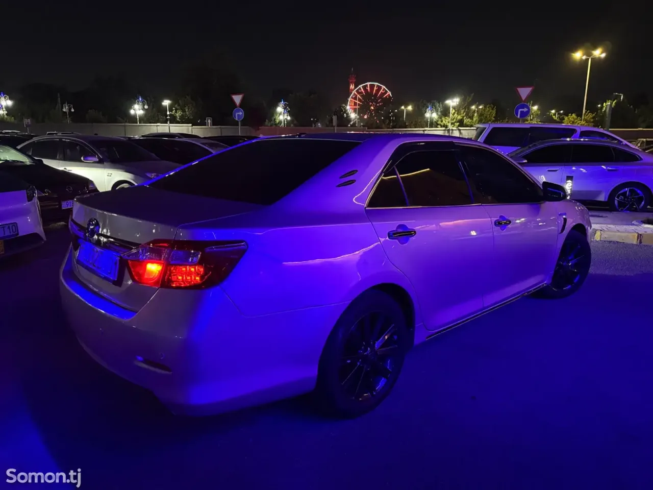 Toyota Camry 2015 · 2.5 AT