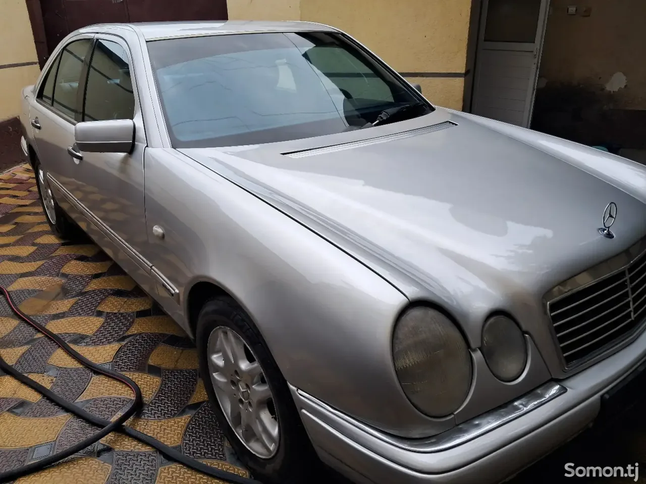 Mercedes-Benz E class 1996 · 2.0 MT