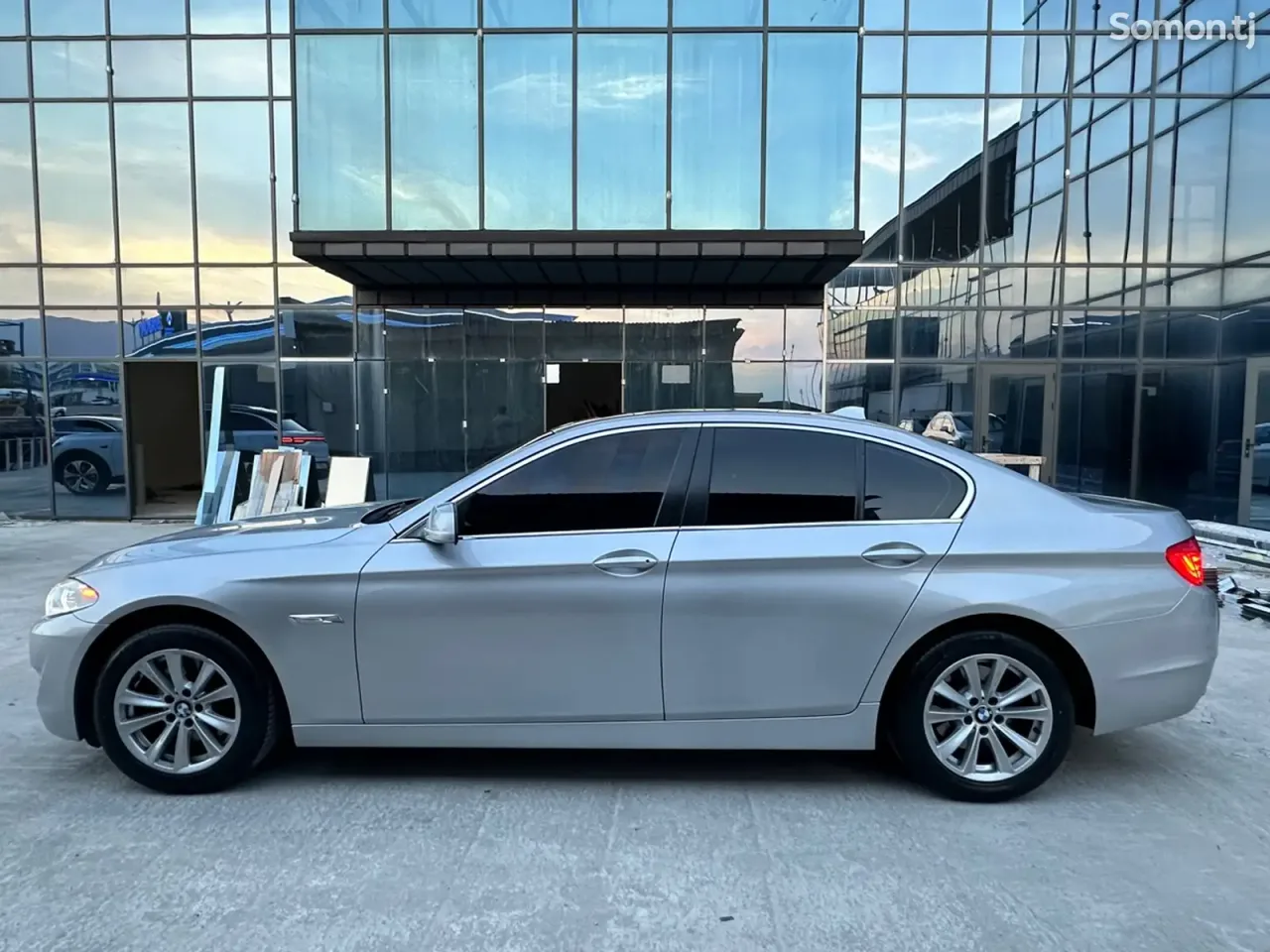 BMW 5 series 2012 · 2.0 AT
