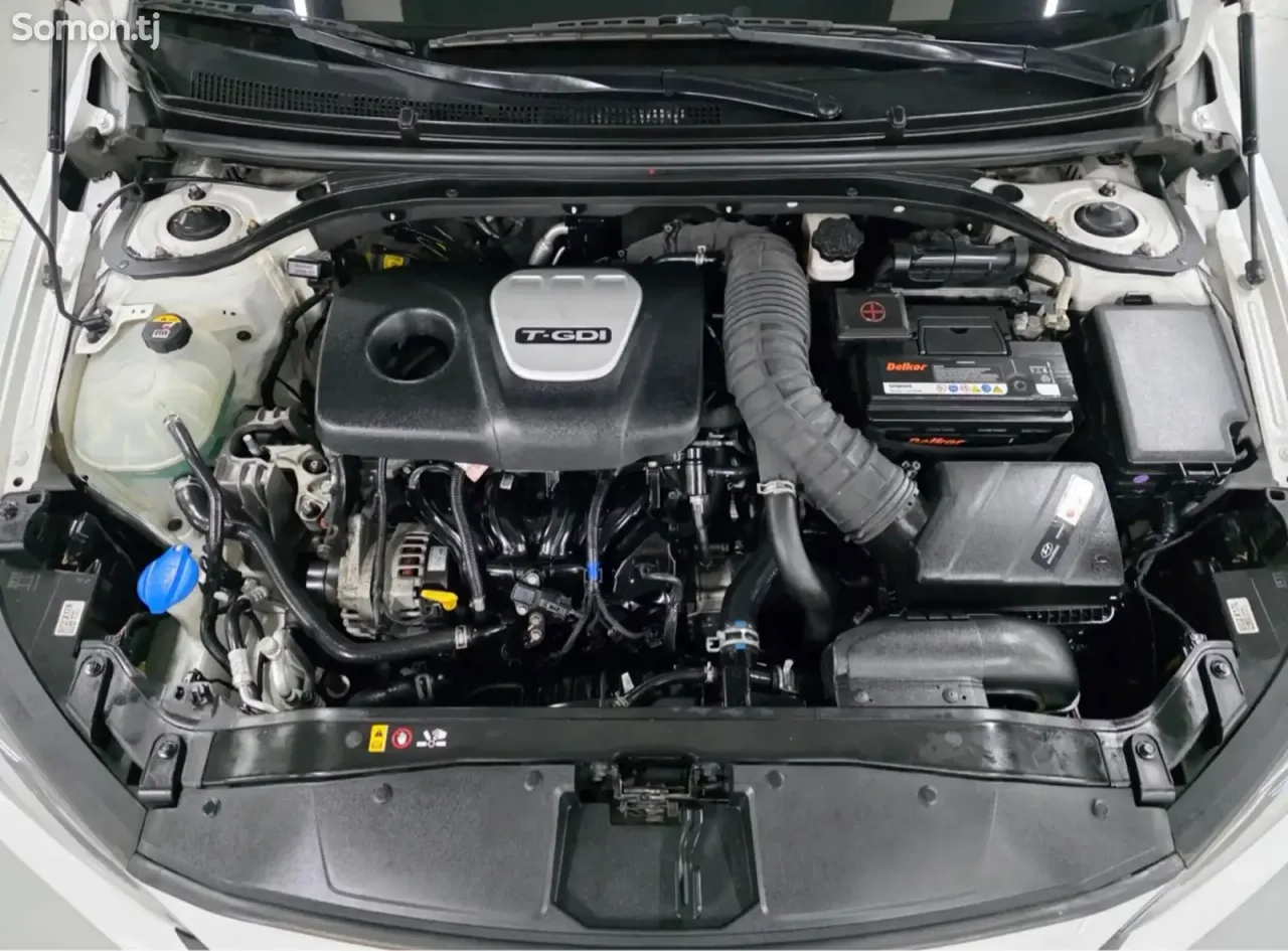 Hyundai Avante 2018 · 1.6 AT