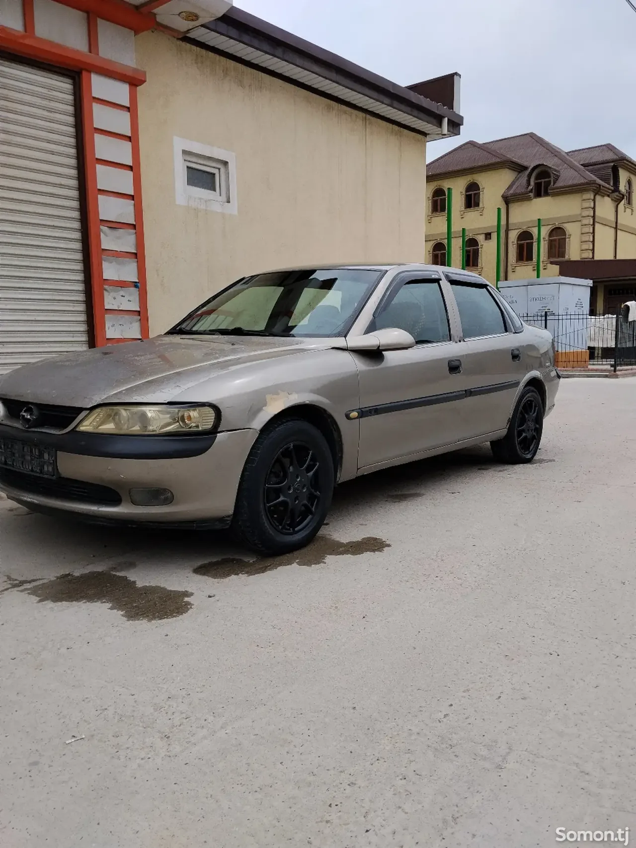 Opel Vectra B 1996 · 1.6 MT