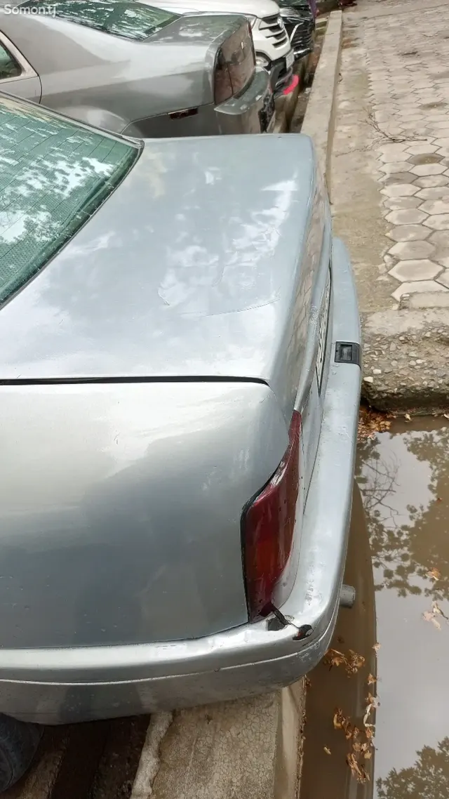 Opel Vectra A 1990 · 1.6 MT