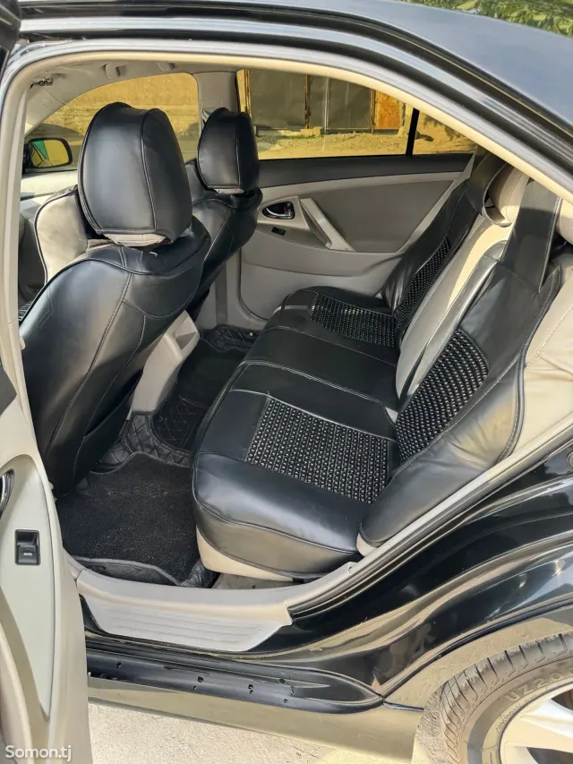 Toyota Camry 2011 · 2.5 AT