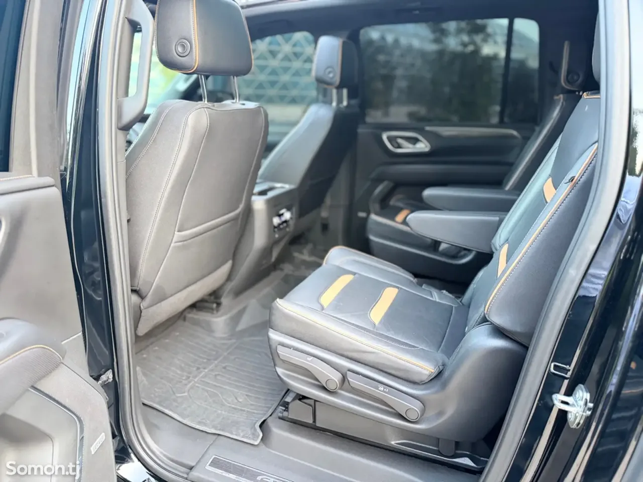 GMC Yukon 2023 · 6.2 AT