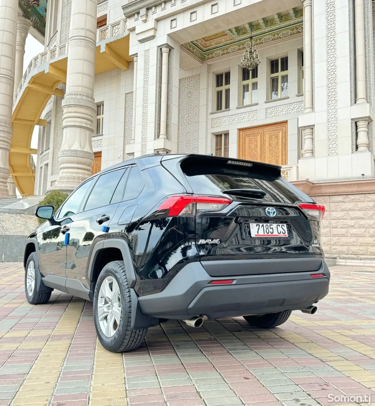 Toyota RAV 4 2021 · 2.5 AT