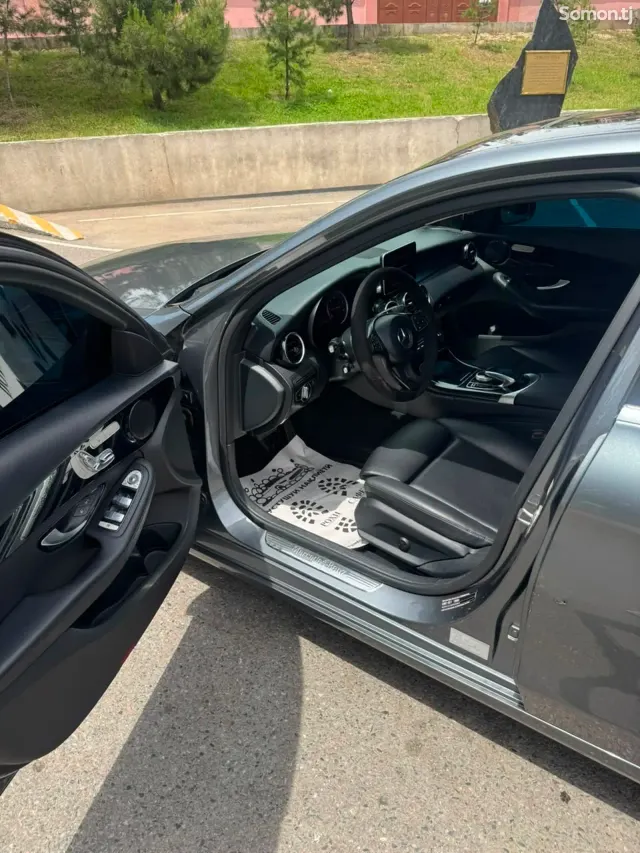 Mercedes-Benz C class 2017 · 2.0 AT