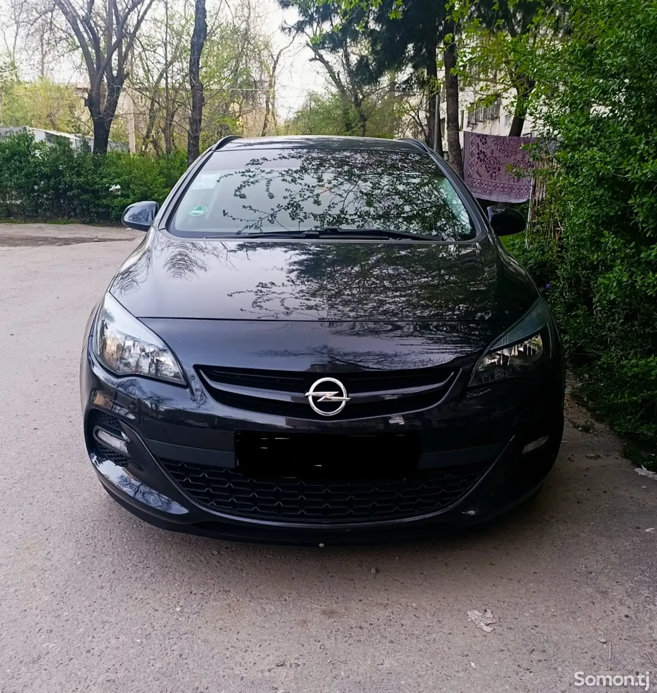 Opel Astra J 2014 · 1.6 MT