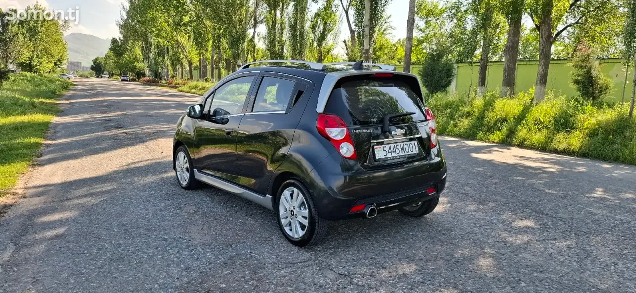 Chevrolet Spark 2014 · 1.1 AT