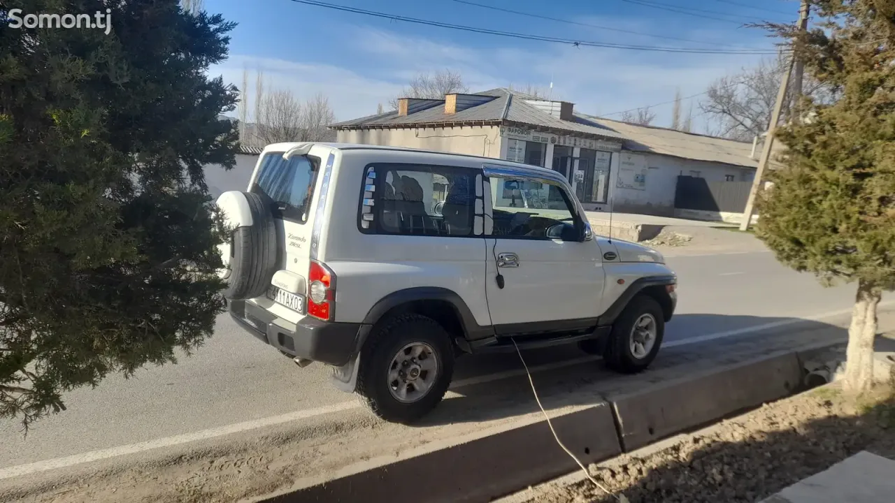 Ssang Yong Korando 2000 · 2.9 MT