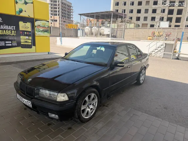 BMW 3 series 1993 · 1.8 MT