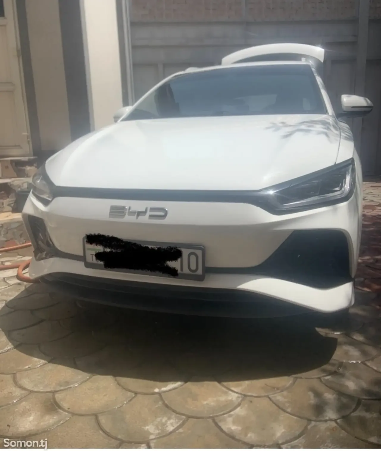 BYD E2 2023 · 1.6 AT