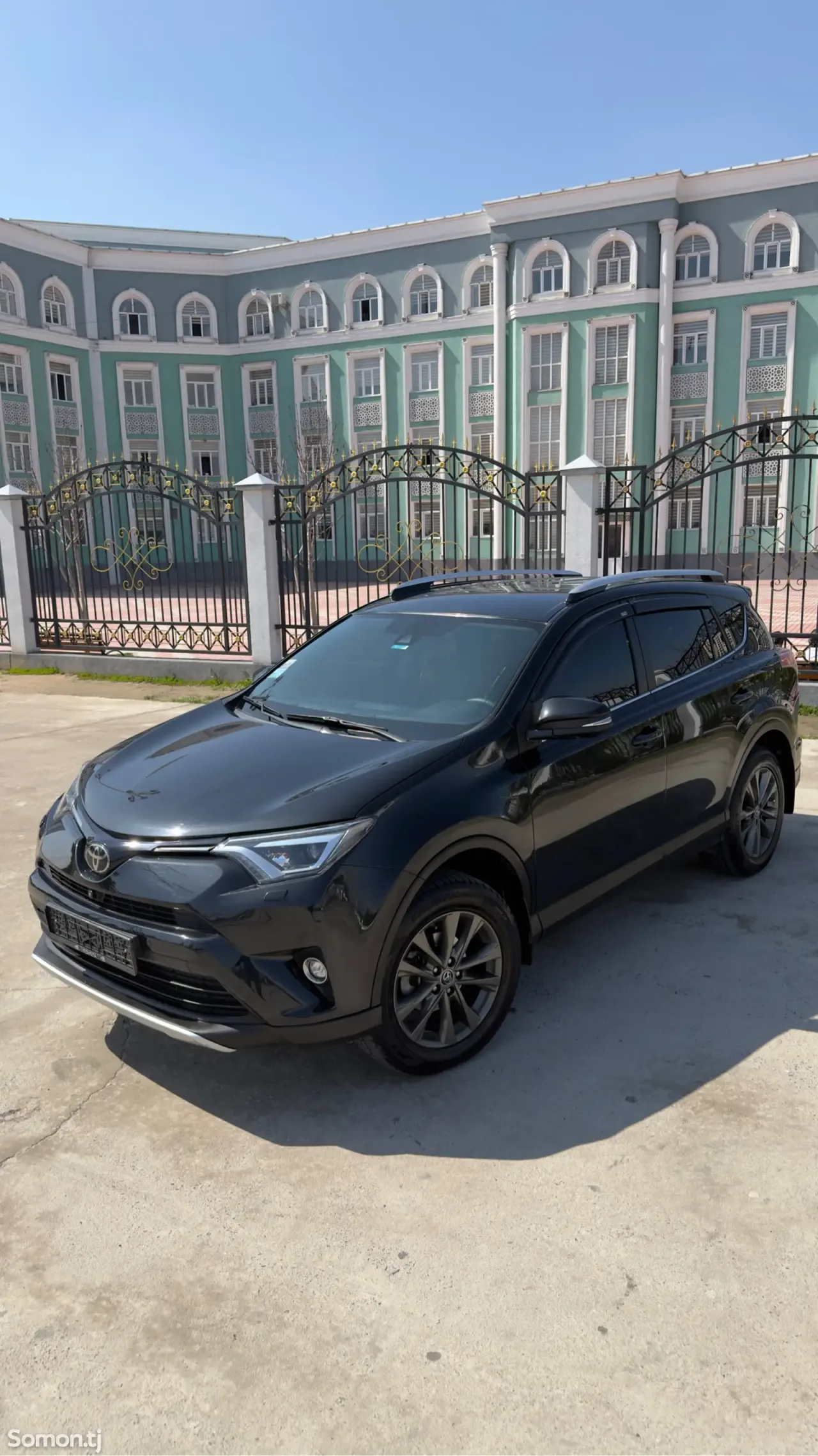 Toyota RAV 4 2018 · 2.5 AT