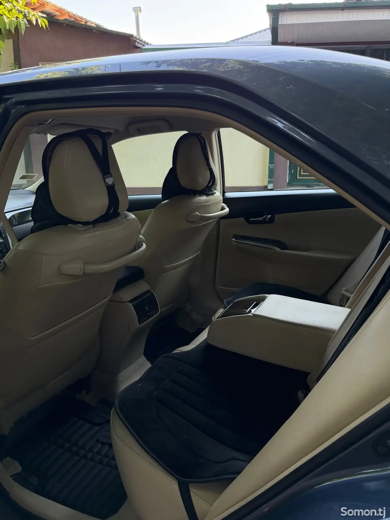 Toyota Camry 2015 · 2.5 AT