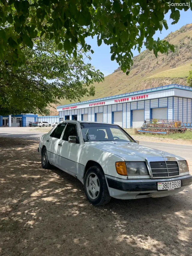 Mercedes-Benz W124 1991 · 2.0 MT