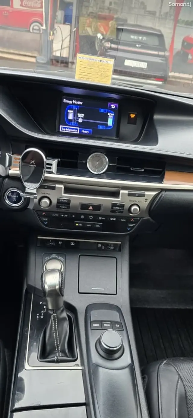 Lexus ES series 2014 · 3.0 AT