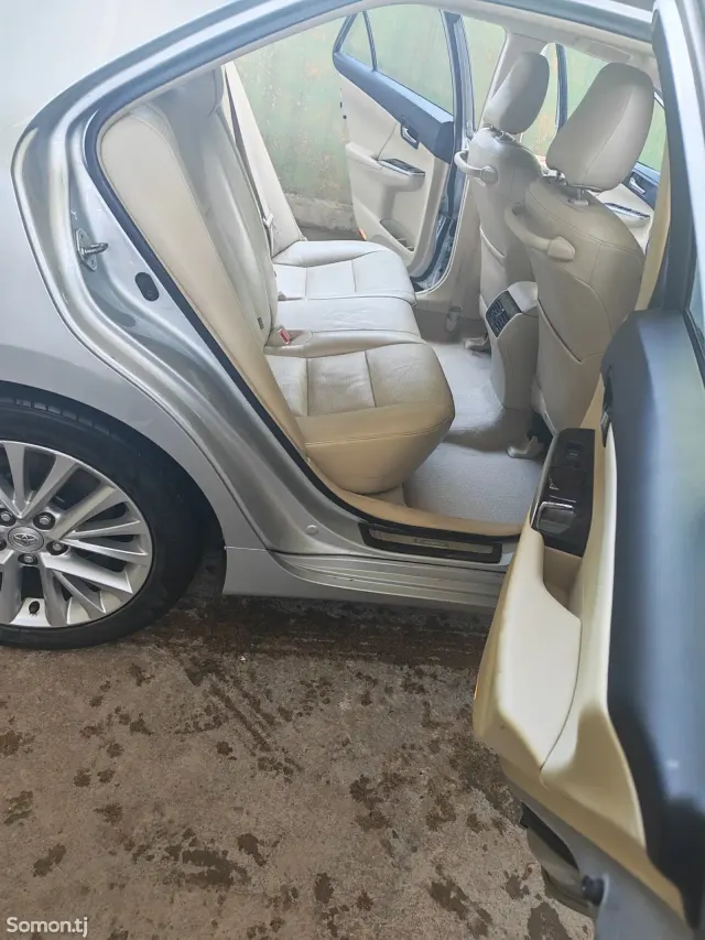 Toyota Camry 2015 · 2.5 AT