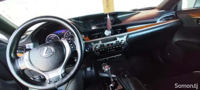 Lexus ES series 2014 · 3.0 AT