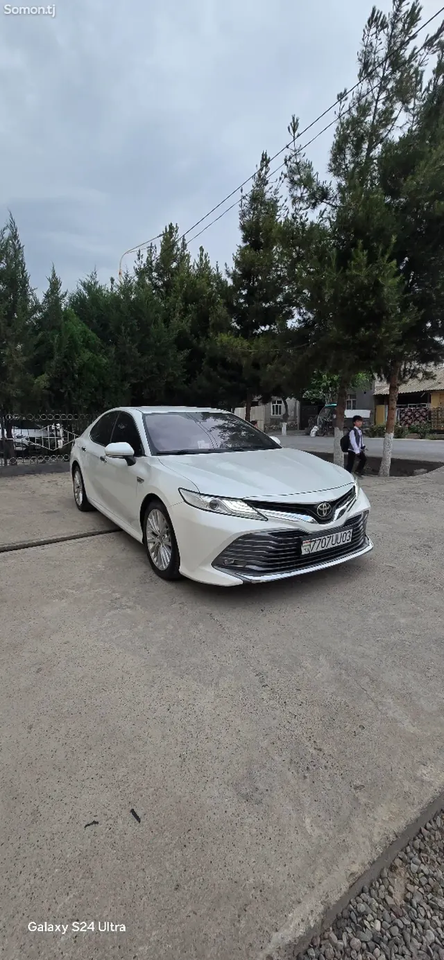 Toyota Camry 2018 · 2.5 AT