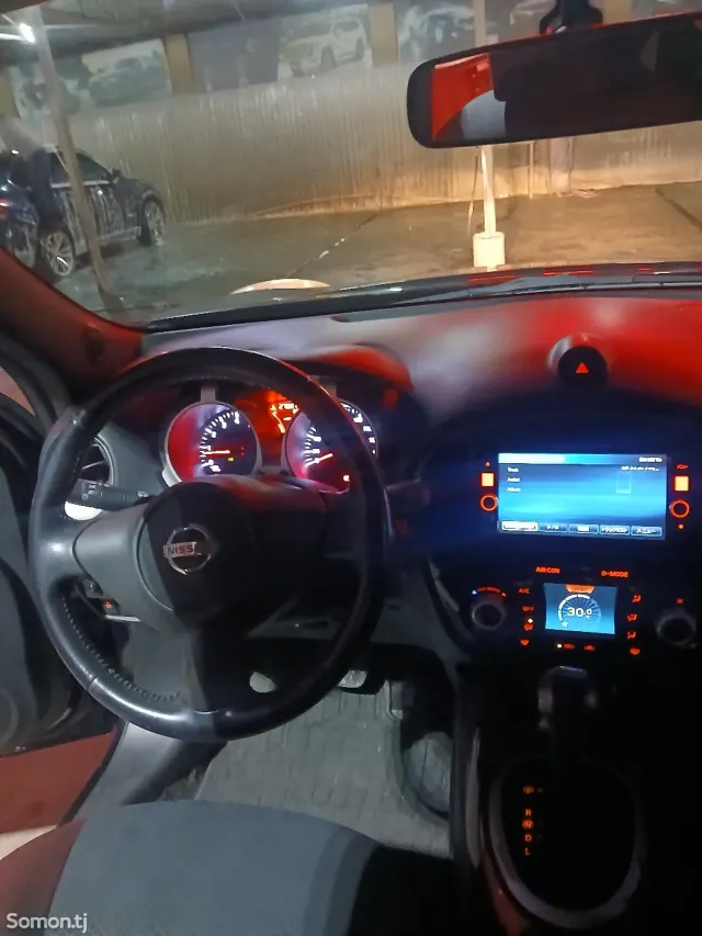 Nissan Juke 2014 · 1.6 AT