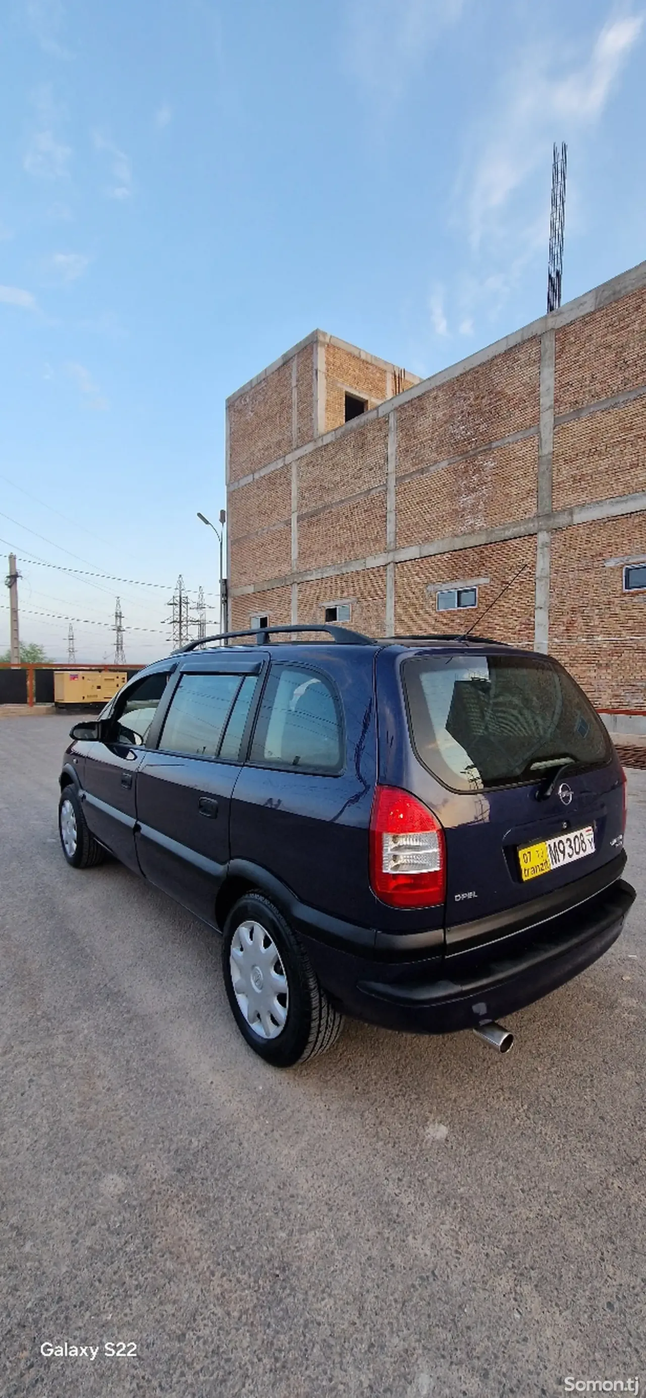 Opel Zafira 2000 · 1.6 MT