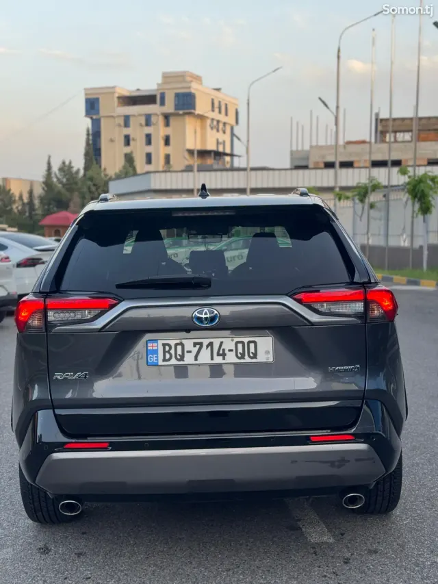 Toyota RAV 4 2020 · 2.5 AT