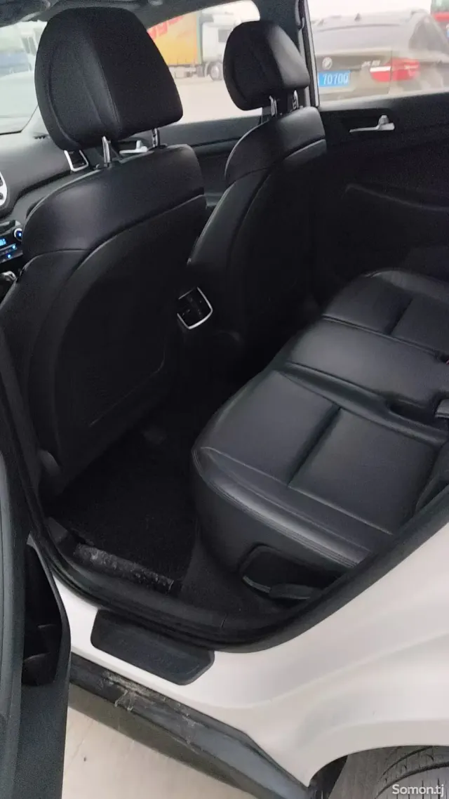 Hyundai Tucson 2016 · 1.6 AT