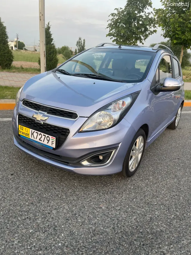 Chevrolet Spark 2014 · 1.0 AT