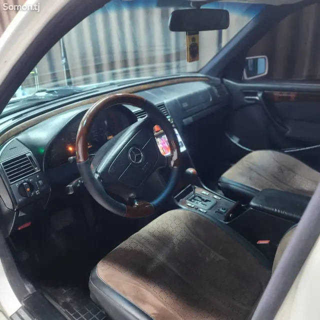 Mercedes-Benz C class 1999 · 2.0 AT