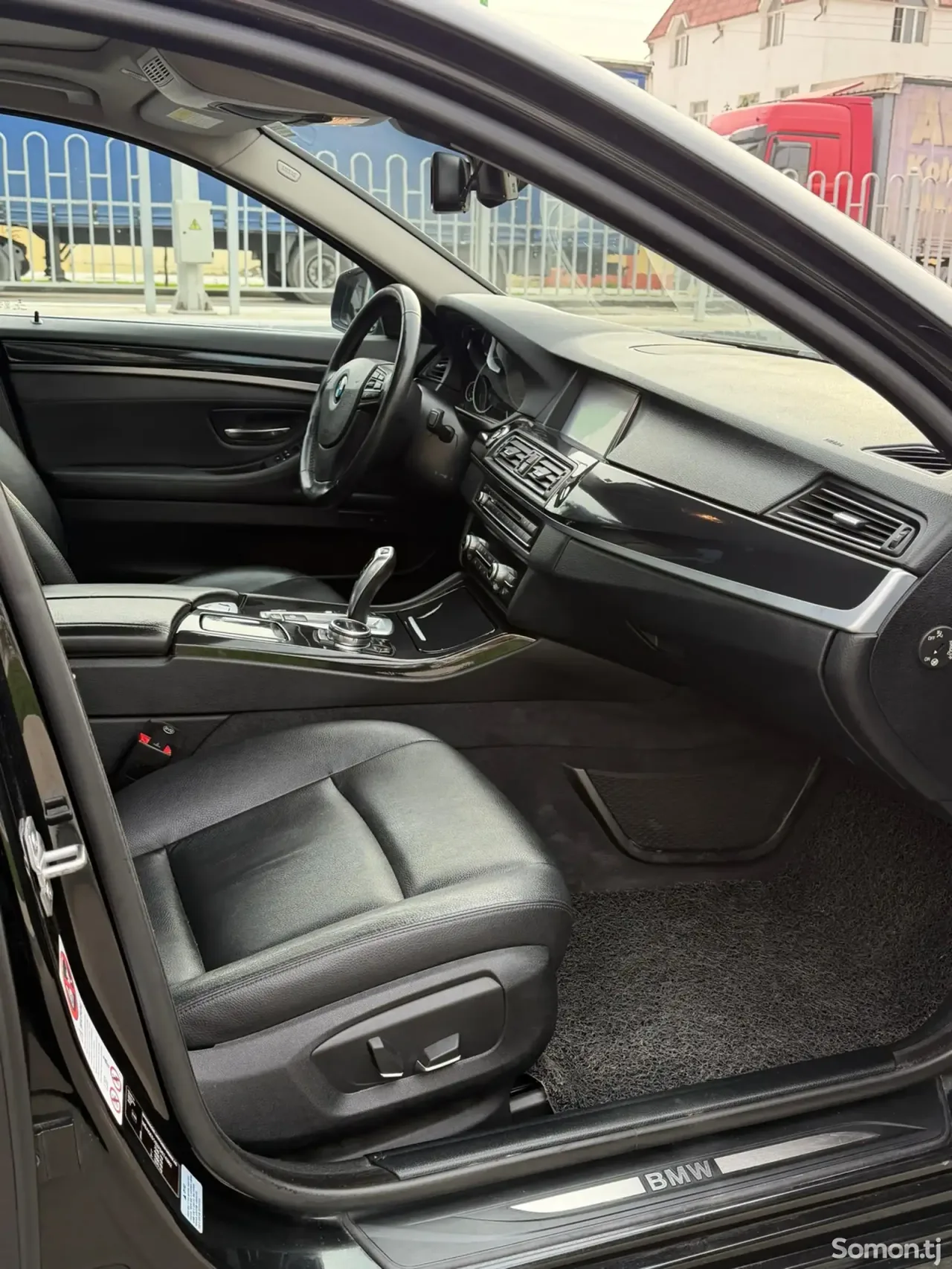 BMW 5 series 2015 · 2.0 AT