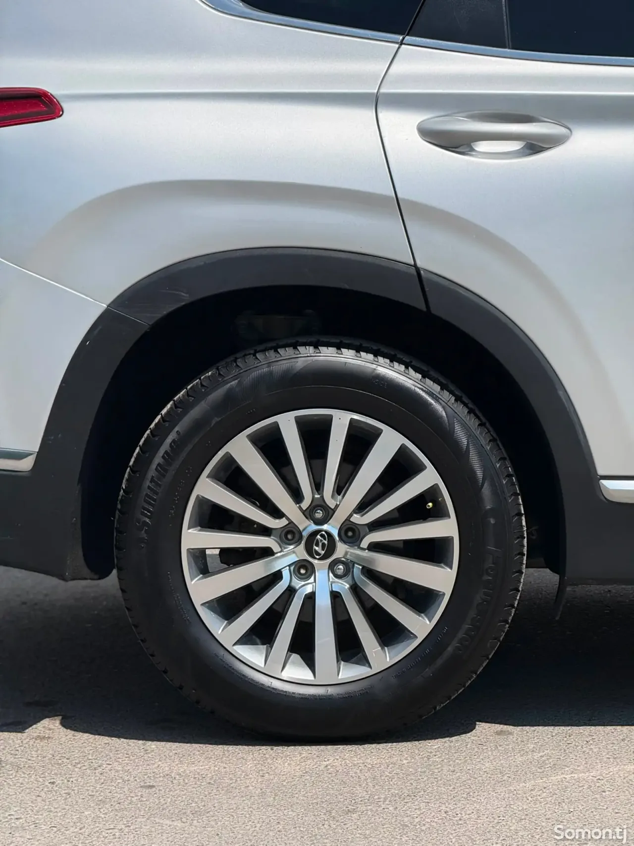 Hyundai Santa Fe 2019 · 2.4 AT