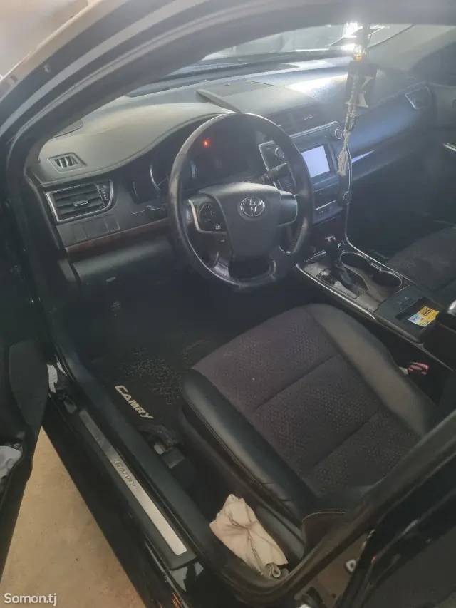 Toyota Camry 2014 · 2.5 AT