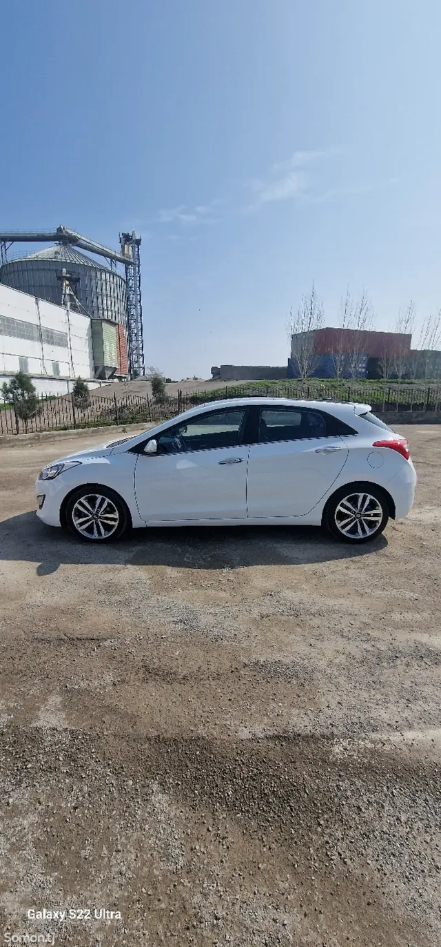 Hyundai i30 2016 · 2.0 AT