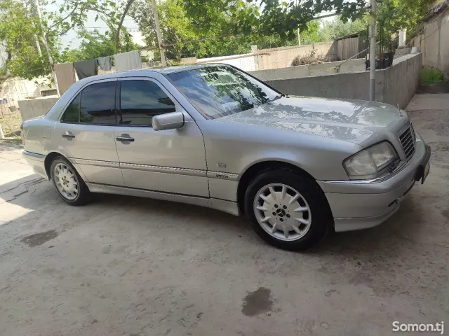 Mercedes-Benz C class 2000 · 2.4 AT