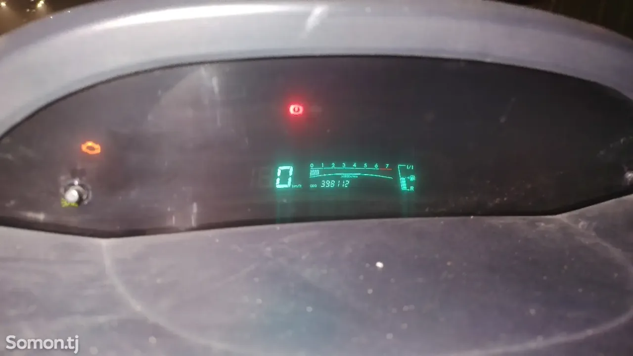 Toyota Vitz 2006 · 1.3 MT