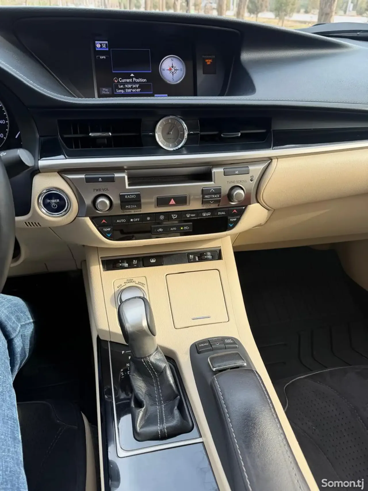 Lexus ES series 2015 · 2.5 AT