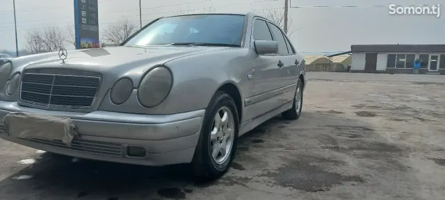 Mercedes-Benz E class 1998 · 2.3 MT