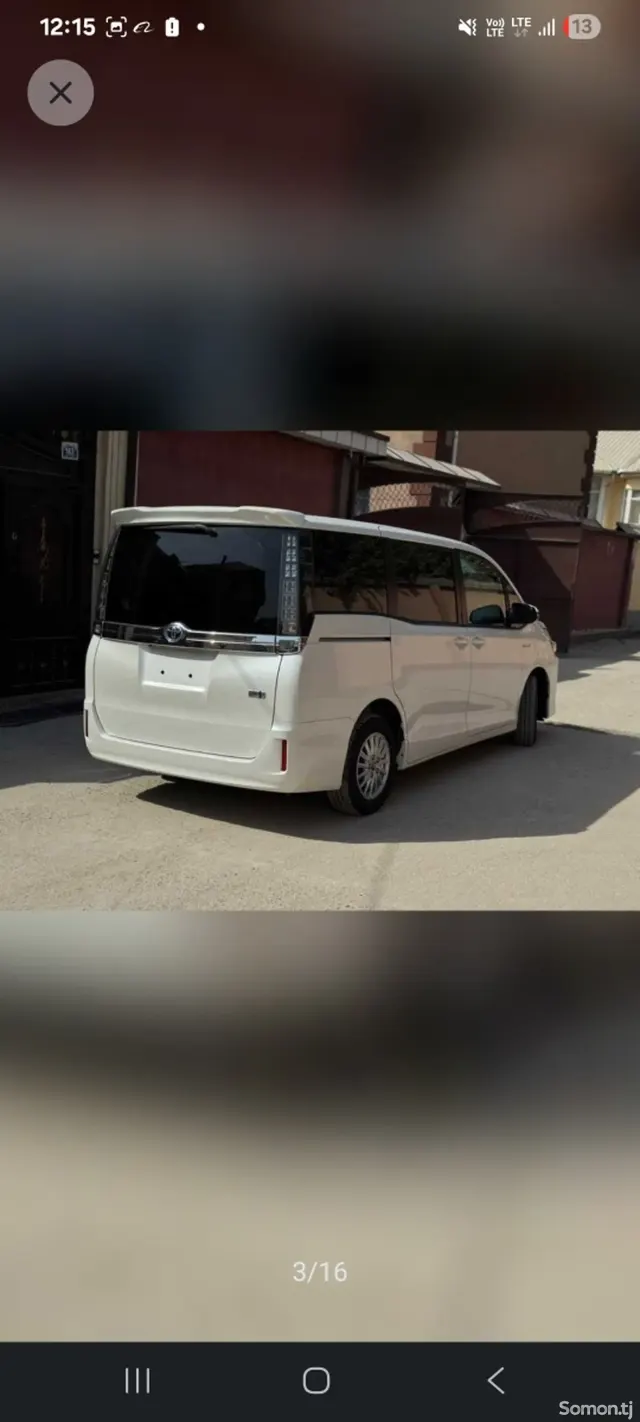 Toyota Voxy 2014 · 1.8 AT
