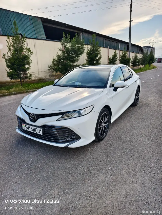 Toyota Camry 2020 · 2.0 AT