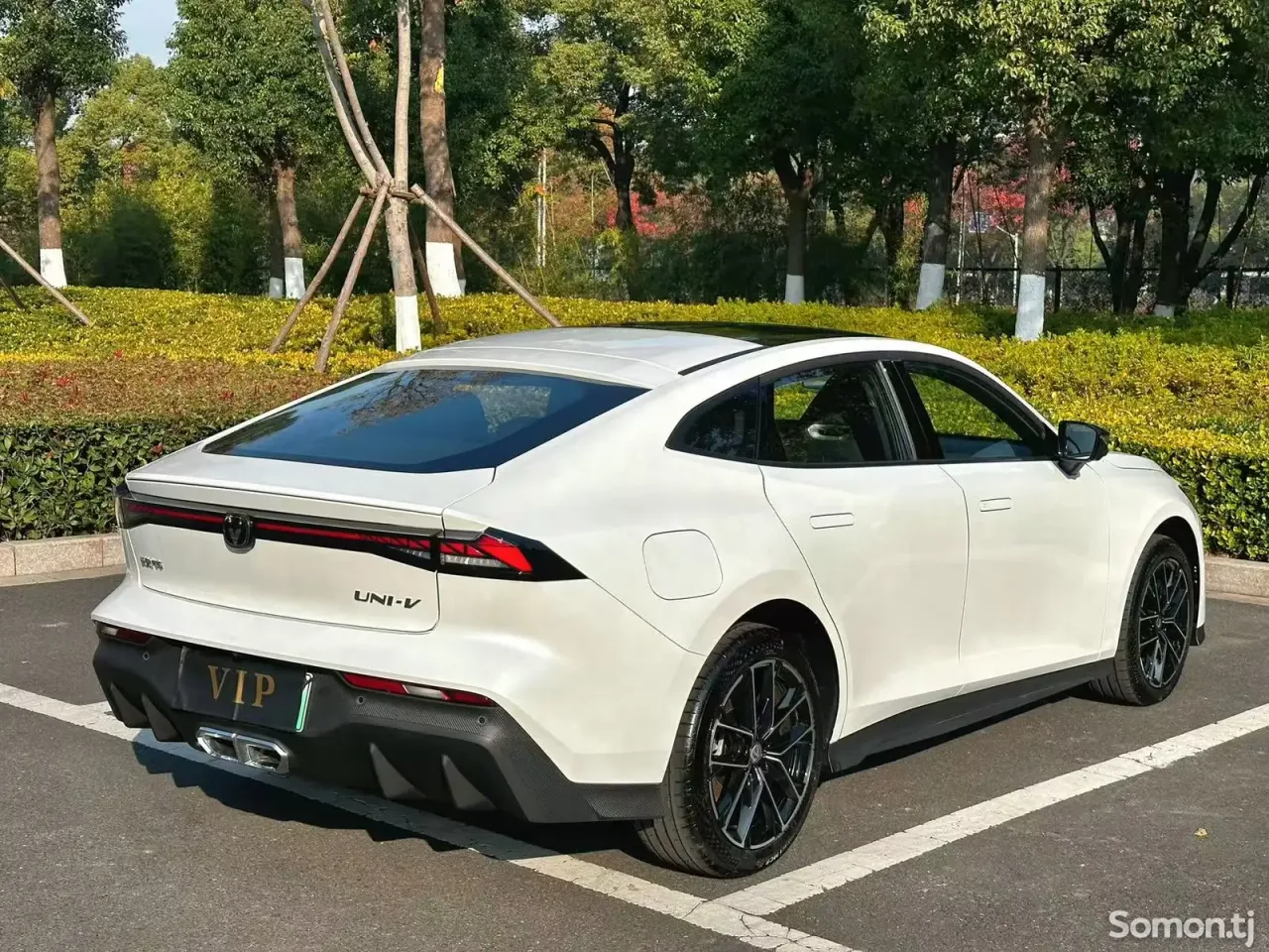 Changan UNI-V 2024 · 1.5 AT