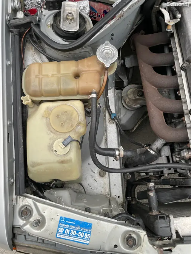Mercedes-Benz W201 1986 · 2.5 AT