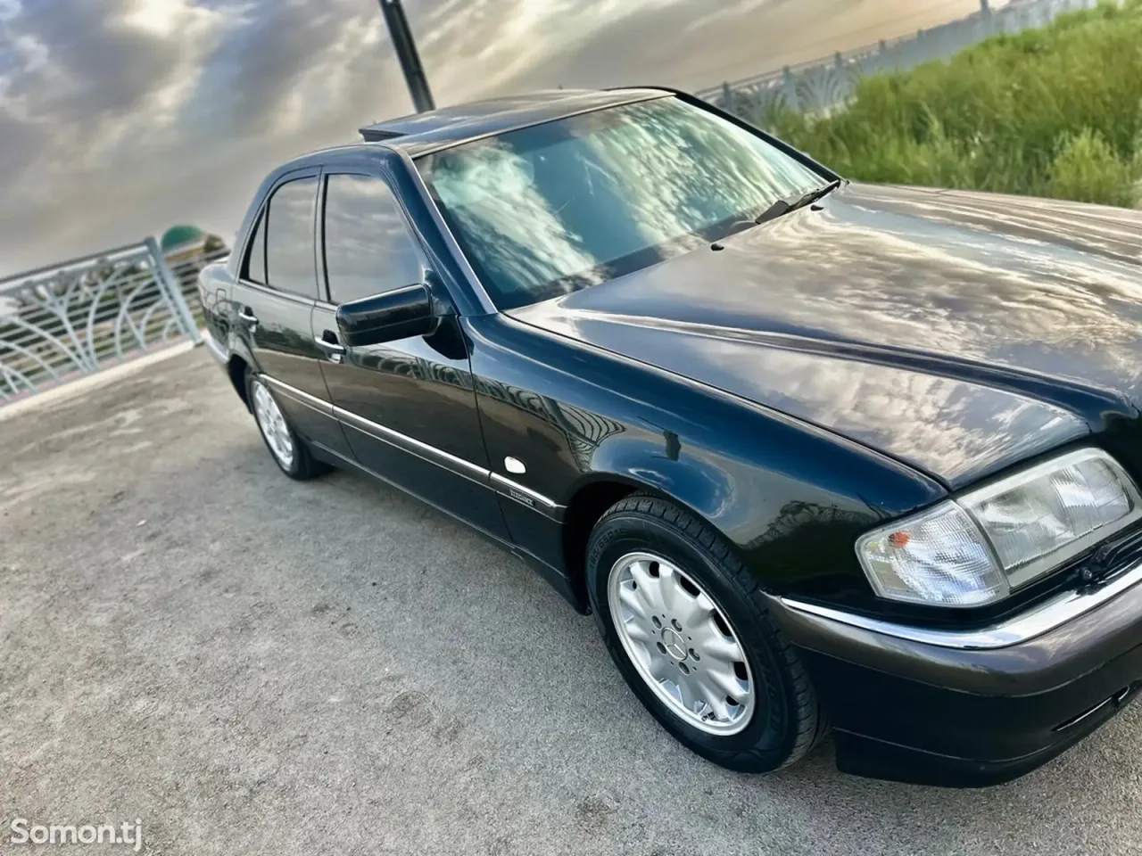 Mercedes-Benz C class 2000 · 3.2 AT