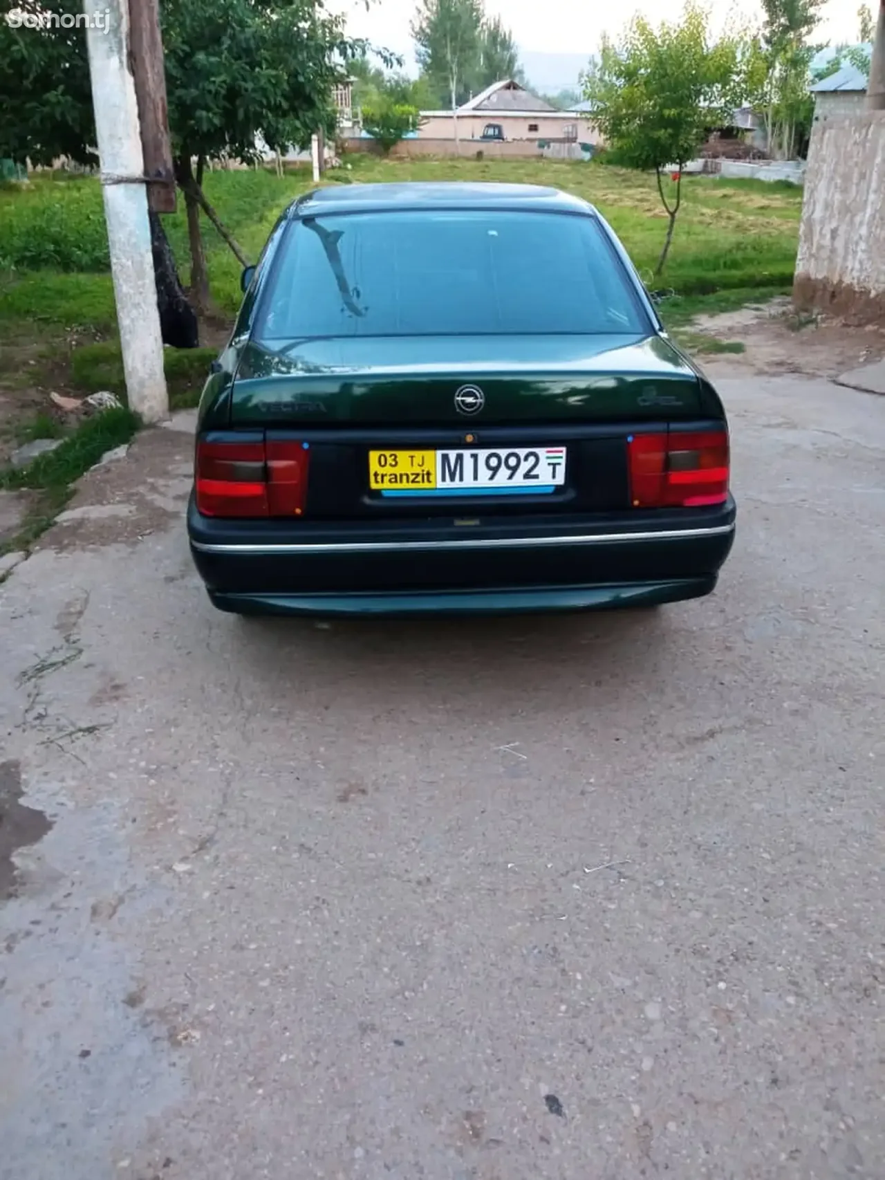 Opel Vectra A 1995 · 1.6 MT