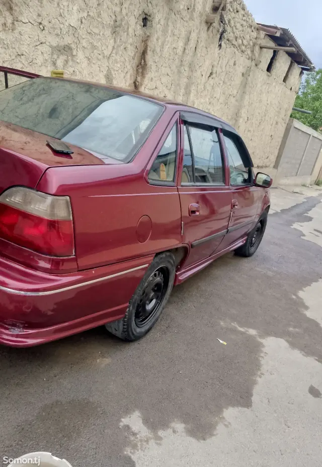 Daewoo Nexia 1995 · 1.5 MT