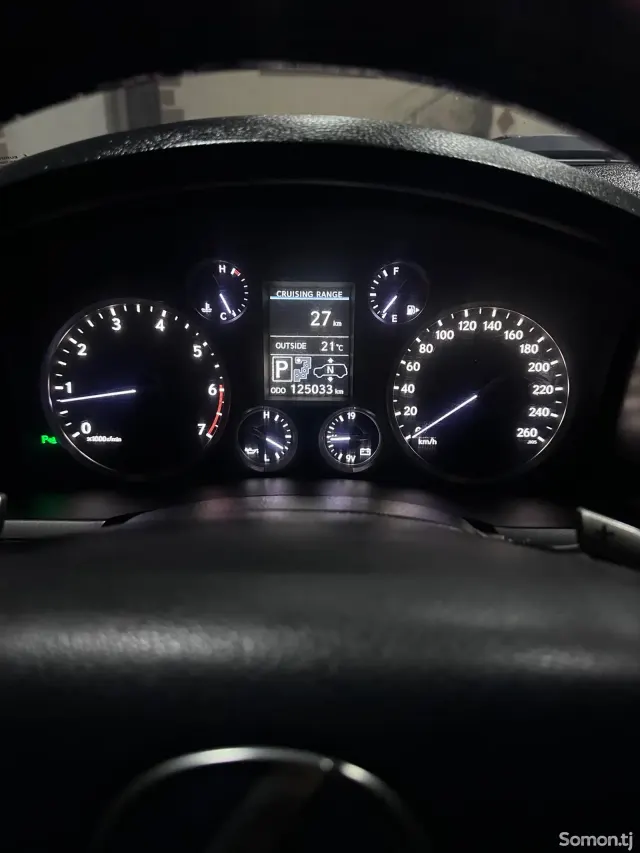 Lexus LX series 2015 · 5.7 AT