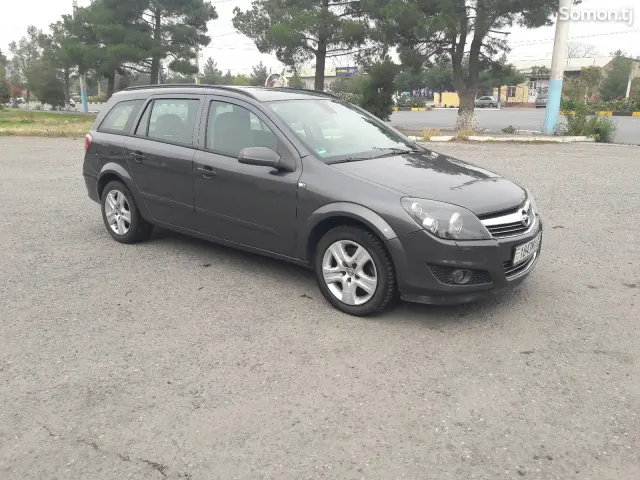 Opel Astra H 2008 · 1.7 MT