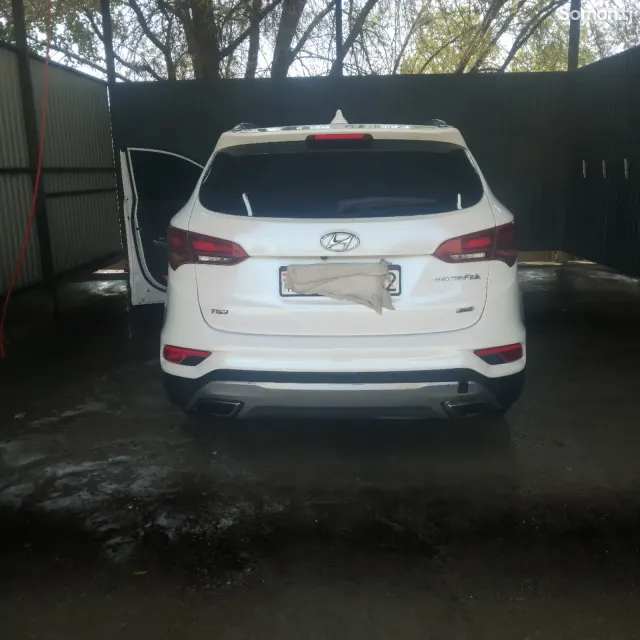 Hyundai Santa Fe 2016 · 2.0 AT
